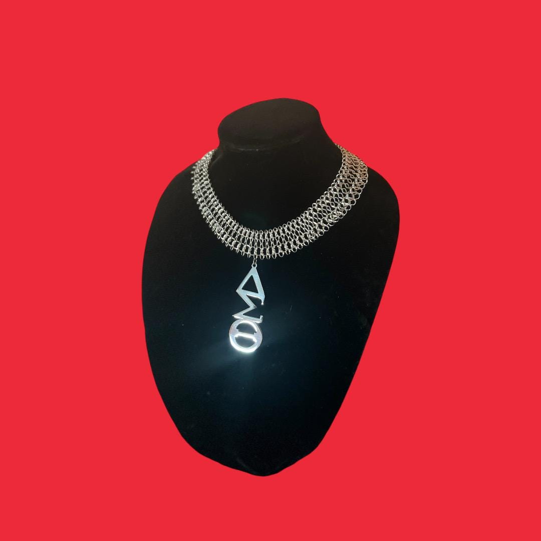 Delta Sigma Theta Necklace, Choker
